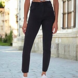 Forever 21 Black High Waisted Straight Leg Distressed  Cropped Jeans Size 27